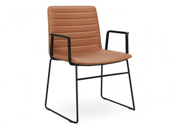 Nicola_Chair_Tan_Sled_02web6